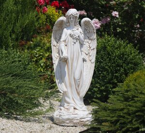 Садова фігура Ангел з трояндою 76х31х28 см Гранд Презент ССП12008 Крем