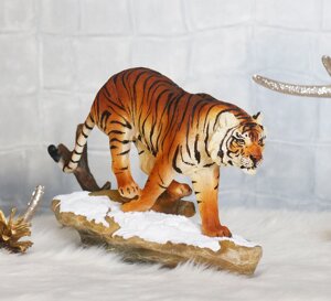 Статуетка Тигр у гонитві за здобиччю 28*18*9 см Гранд Презент СП318 цв