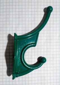 Крючок алюминиевый (вешалка) зеленый