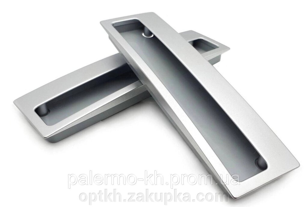 Ручка врізна для розсувних дверей матовий хром 128 мм від компанії СПД Лініченка С Н - фото 1