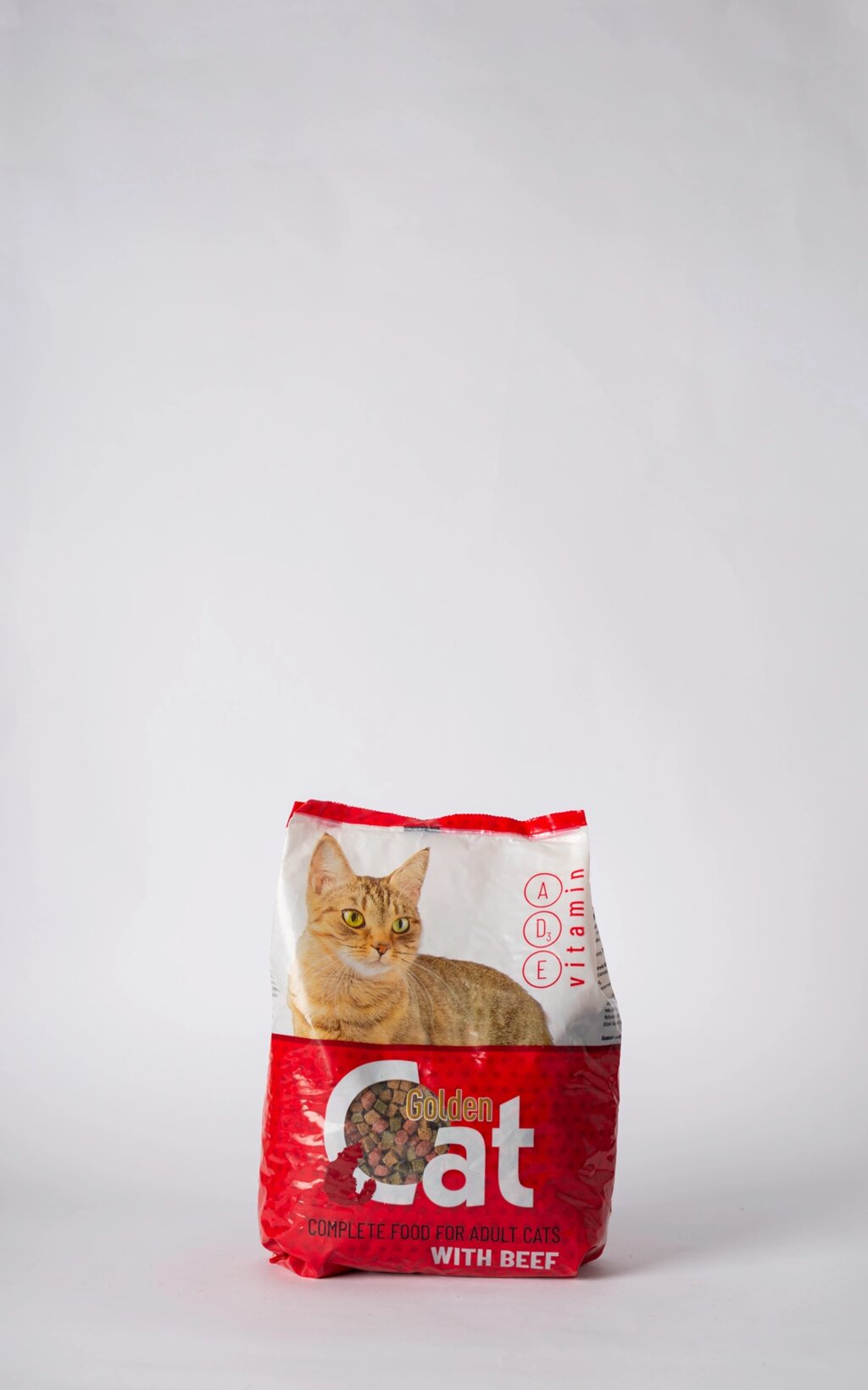 Сухий корм для котів Golden Cat з яловичиною 1 кг від компанії Grand Eco Trade - фото 1