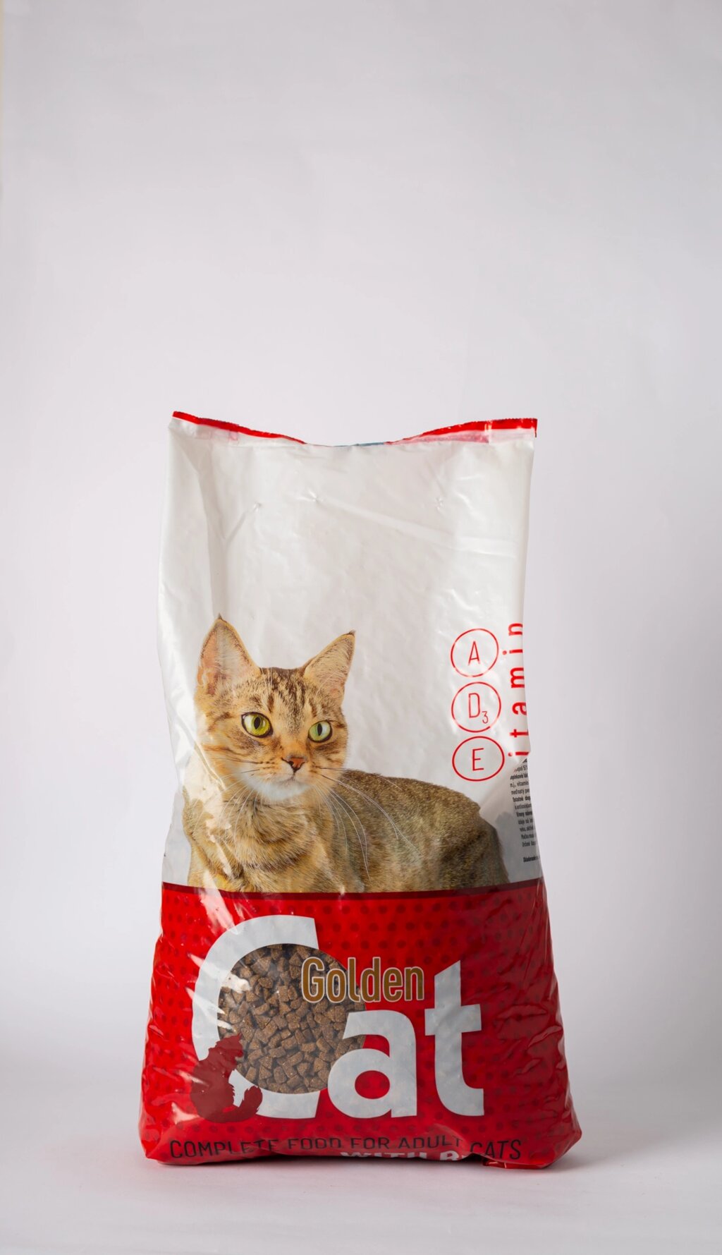 Сухий корм для котів Golden Cat з яловичиною 3 кг від компанії Grand Eco Trade - фото 1