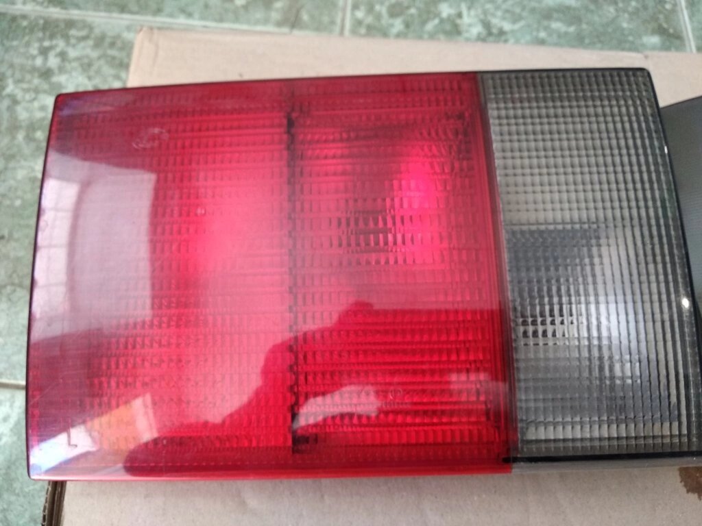 Ліхтар задній внутрішній лівий Audi 100 C4 від компанії автозамок - фото 1