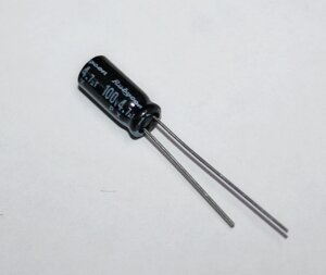 Конденсатор електролітичний 4,7mkf - 100v (105 ° C)