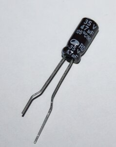 Конденсатор електролітичний 47мкф - 35v (105 ° C)