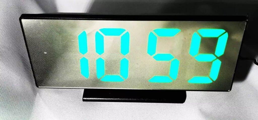 Годинник із будильником і градусником настільні DS-3618L від компанії Опт, роздріб інтернет магазин Familyshop - фото 1