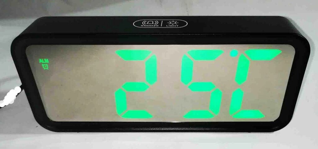 Годинник із будильником і градусником настільні DT 6508 від компанії Опт, роздріб інтернет магазин Familyshop - фото 1