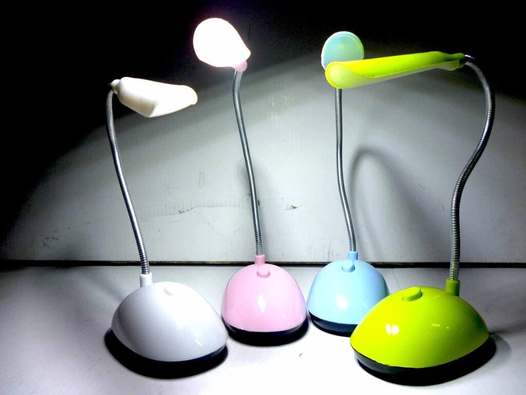 Настільна LED-лампа 7188 від компанії Опт, роздріб інтернет магазин Familyshop - фото 1