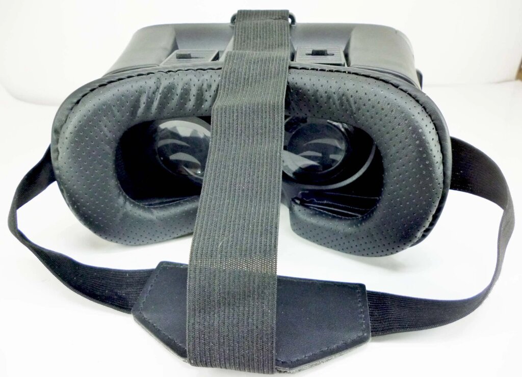 Окуляри віртуальної реальності VR BOX 2,0 з пультом ДУ від компанії Опт, роздріб інтернет магазин Familyshop - фото 1
