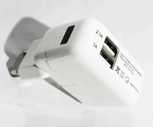 Зарядний пристрій 2 USB 2 А (ipad)
