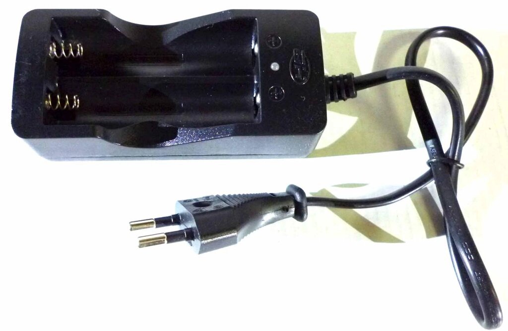 Зарядний пристрій 18650 2 board зі шнуром від компанії Опт, роздріб інтернет магазин Familyshop - фото 1