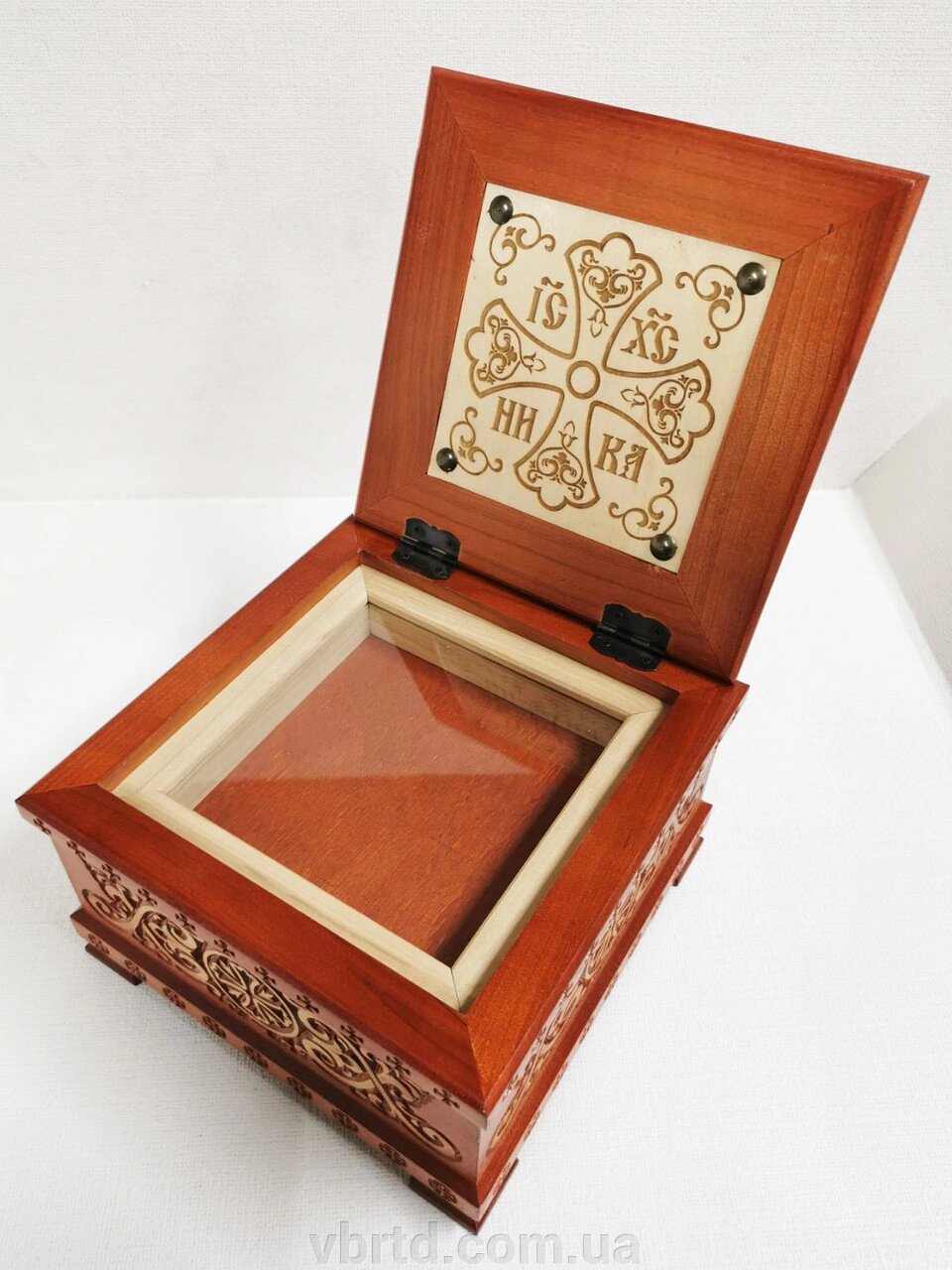 Ковчег для частинок святих мощей дерев'яний різьблений, 20х20х14,5 см від компанії ТОВ ТД Волинь Бізнес Ресурс - фото 1