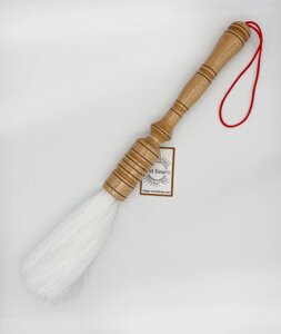 Кропило (штучний ворс) з дерев’яною різьбленою ручкою, 41 см