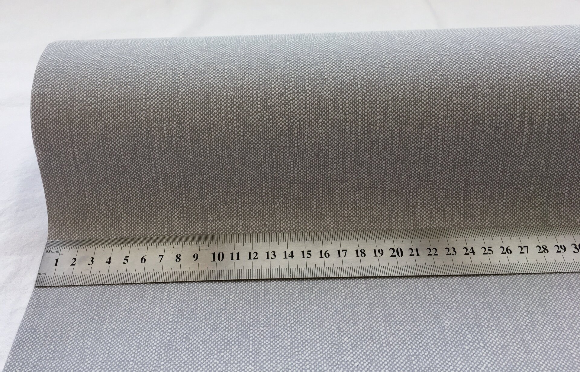 Шпалери сірого кольору - однотонні без малюнка, тиснені під тканину 2830-22