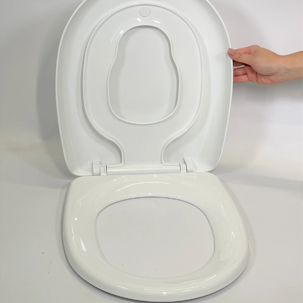 Кришка для унітазу з дитячим сидінням на магніті Universal 0340, Туалетне сидіння з функцією мікроліфт від компанії CleanSpot - професійний вибір санітарно-гігієнічного приладдя - фото 1