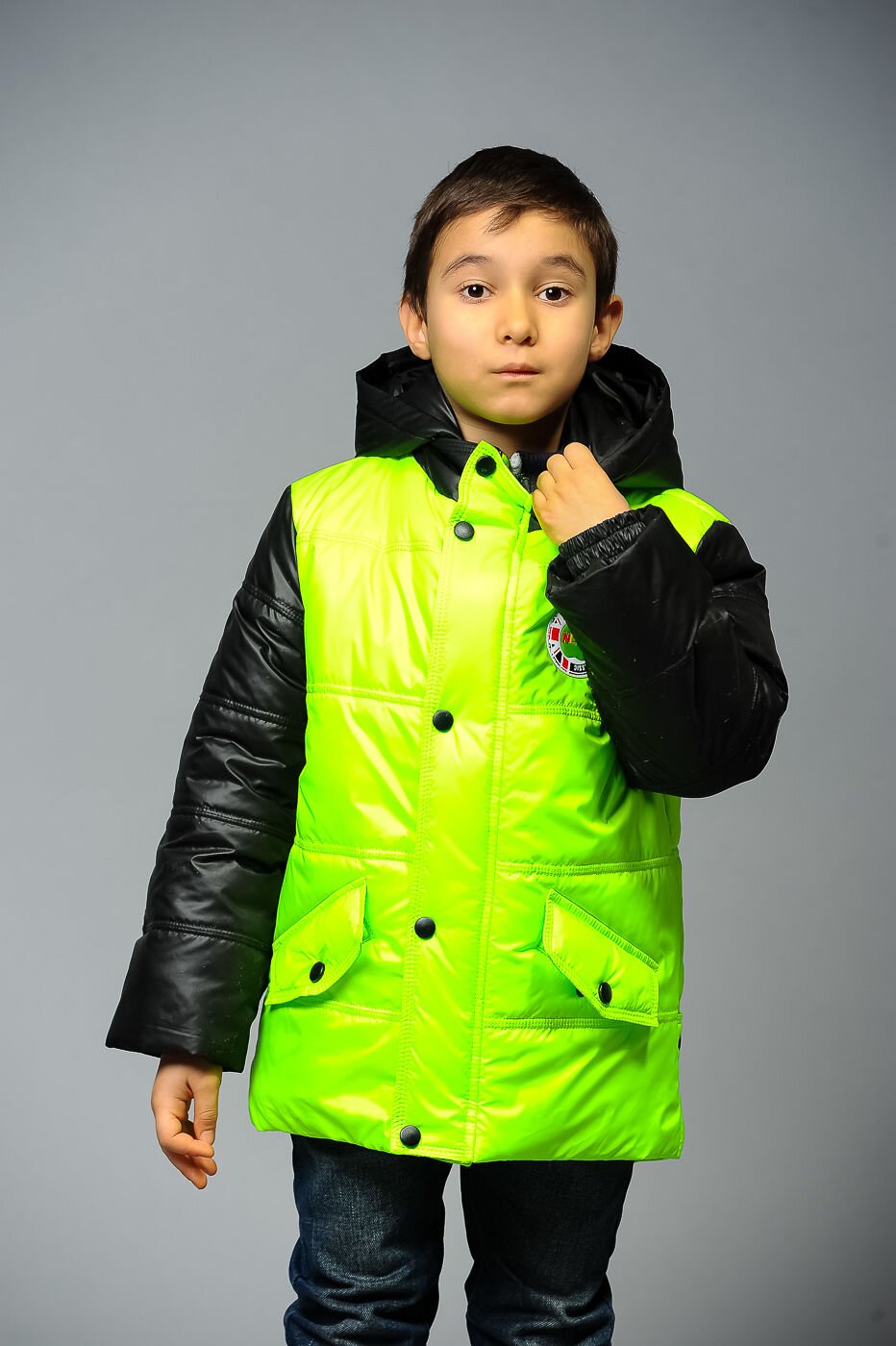 Детские яркие куртки
