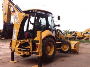 Оренда екскаватора навантажувача Caterpillar 428F