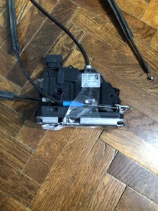 Замок дверей зсувних R