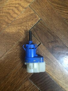 Датчик увімкнення ліхтарів заднього ходу