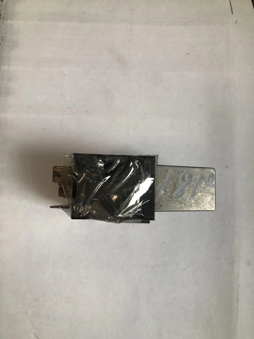 Реле регулятор струму автономки від компанії Інтернет-магазин "Івеко" - фото 1