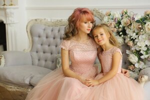 Вечірні сукні для мами і доньки