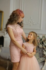 Вечірні сукні для мами і доньки