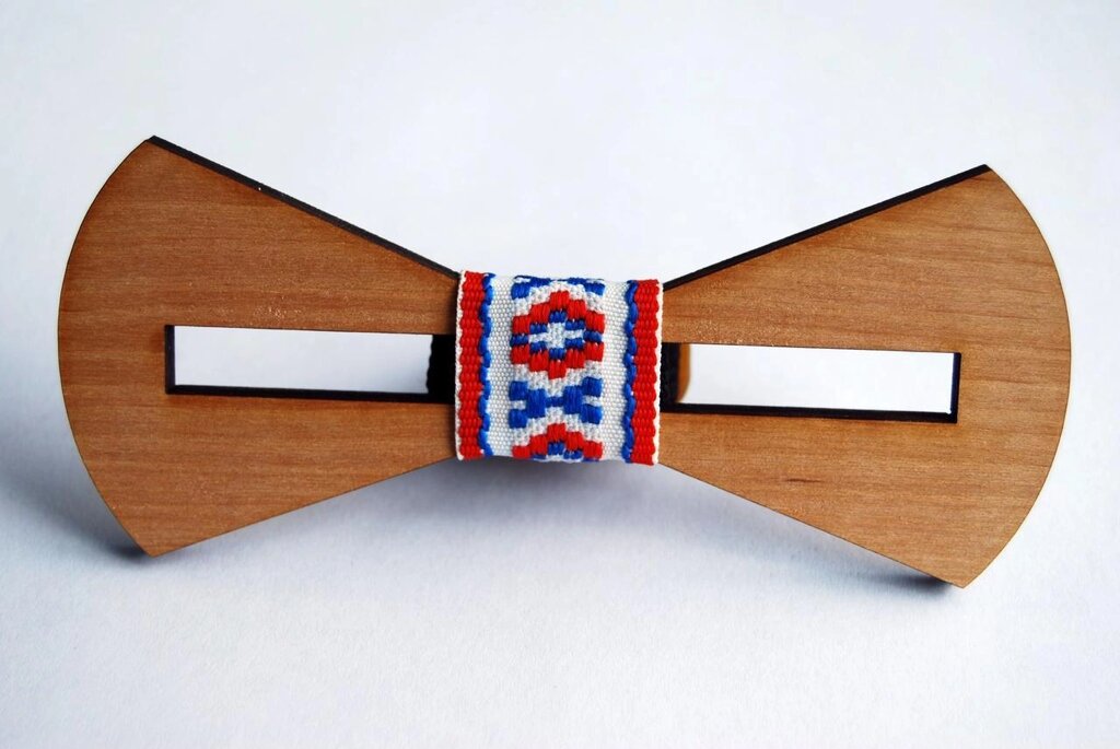Дерев'яна краватка метелик "Вишиванка - 2" ручної роботи, серія Patriot від компанії Універсальний Інтернет-магазин POPULAR - фото 1