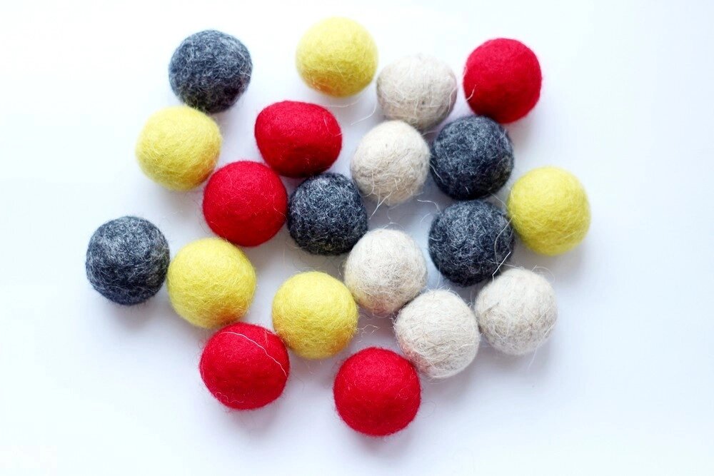 Набір вовняних кульок Pugovichok "Кольоровий мікс" для рукоділля та творчості (SUN3946) від компанії Універсальний Інтернет-магазин POPULAR - фото 1