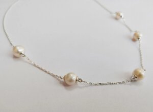 Ланцюжок-кольє з перлами зі срібла довжиною 39 см