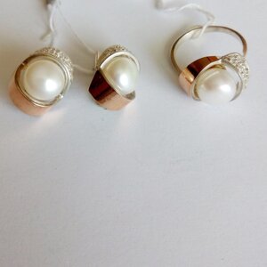 Срібний гарнітур з перлами