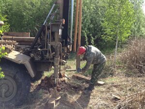 Вертикально спрямоване буріння грунту