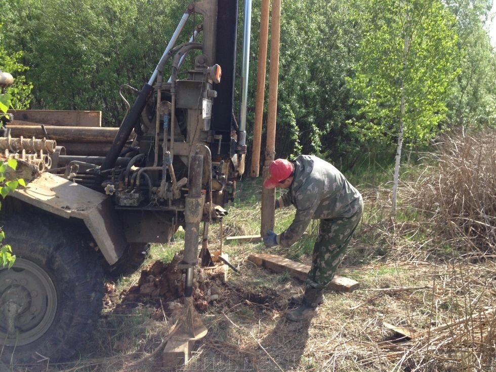 Вертикально спрямоване буріння грунту від компанії ПОСЛУГИ З БУРIННЯ ПIД ФУНДАМЕНТИ - фото 1