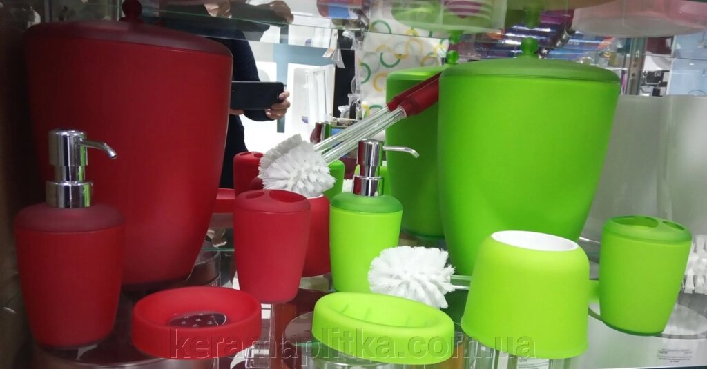 Набір акрилових аксесуарів для ванної кімнати (салатовий, червоний) - фото