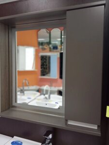 Зеркало Леос "Терца Z1 базальт" 70 см с LED подсветкой, шкафчик справа