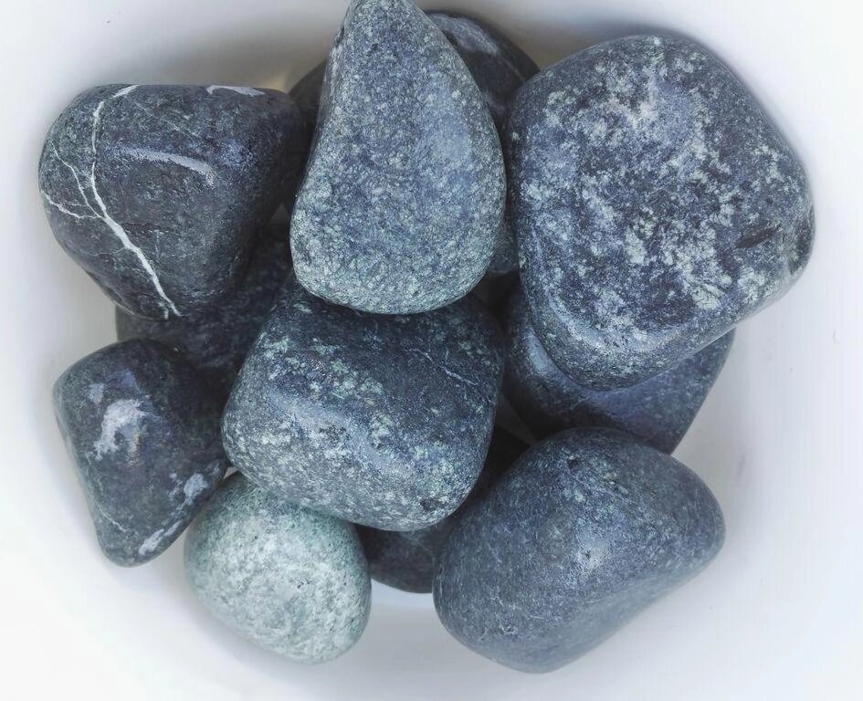 Каміння серпентиніт шліфуваний (5-7 см) мішок 20 кілограмів для електрокаменки від компанії ТД "УСI ТОВАРИ" - фото 1