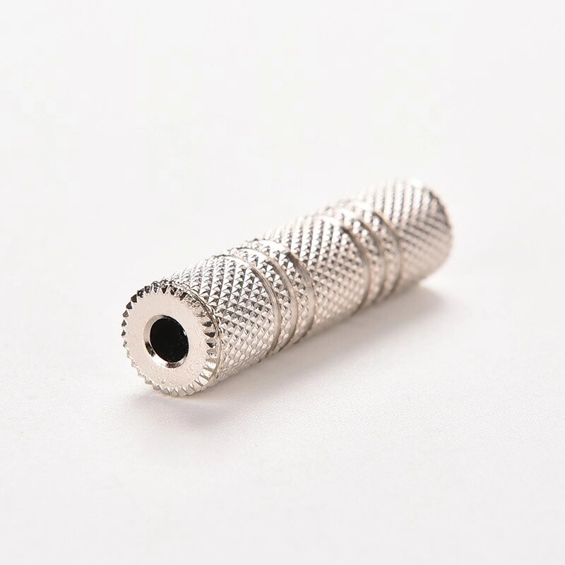 Перехідник аудіо Lucom Jack 3.5mm 3pin F/F AUX Zinc металік (62.09.8042) від компанії інтернет-магазин "БИТПРОМТОРГ" - фото 1