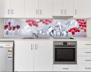 Скиналі на кухню Zatarga «Червоні Ягоди Лід» 600х2000 мм вінілова 3Д Наліпка кухонний фартух самоклеюча