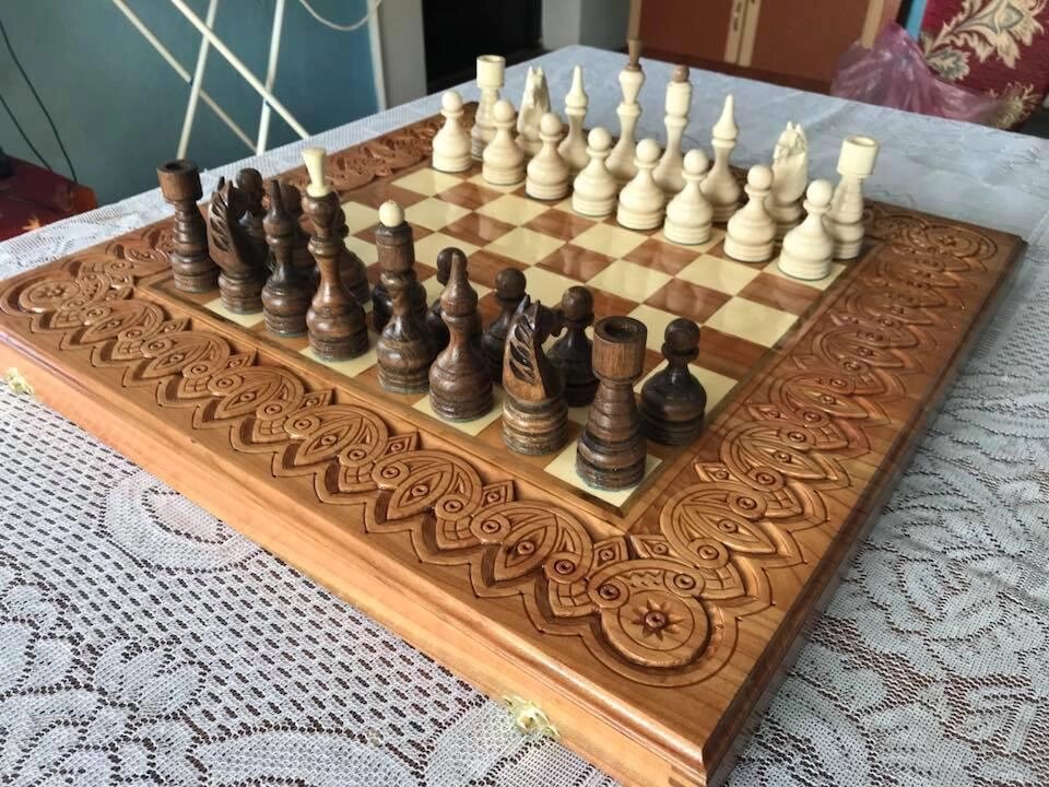 Шахи-нарди-шашки 50 см на 50 см Королівські 3 - опис