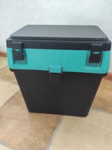 Зимовий ящик ENERGOTEAM PLASTIC SEAT BOX, є застібки-фіксатори