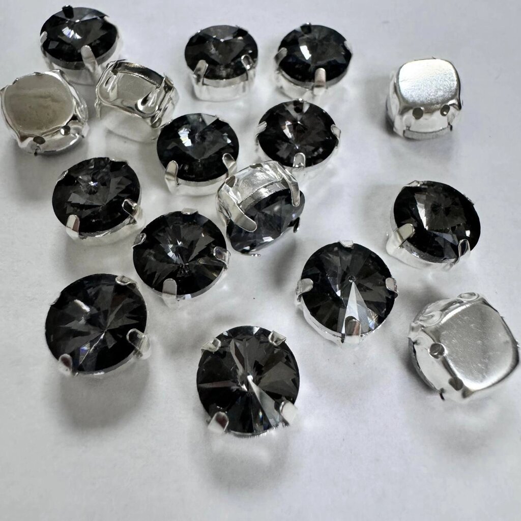 Круглі стрази в срібних цапах, розмір 8 мм, колір Black Diamond, 1 шт. від компанії Інтернет - магазин "Glamora" - фото 1