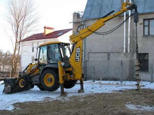 Буріння ям, отворів в грунті, лунок до 4 метрів