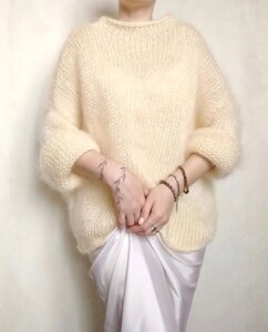 Жіночий светр молочний оверсаз зв'язано з кід мохер Італія