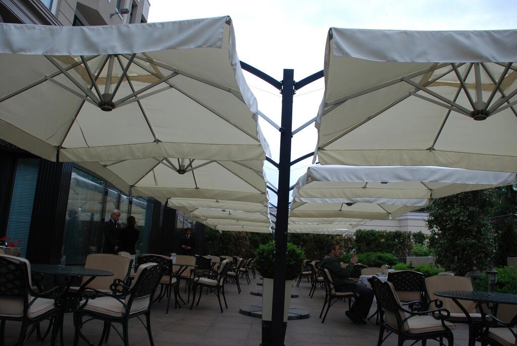 Консольний двокупольний парасольку для кафе або вуличної майданчики Дабл (6х3м) від компанії Зонт.com - фото 1