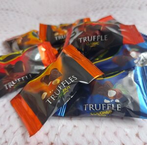 Шоколадні цукерки TRUFFLE Асорті ТМ Royal Lubart