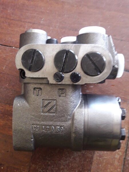 Рулевой дозатор к 700. Насос дозатор кировец. Дозатор кировец. Дозатор рулевого управления к 700. Насос дозатор к 700 рм 2000.