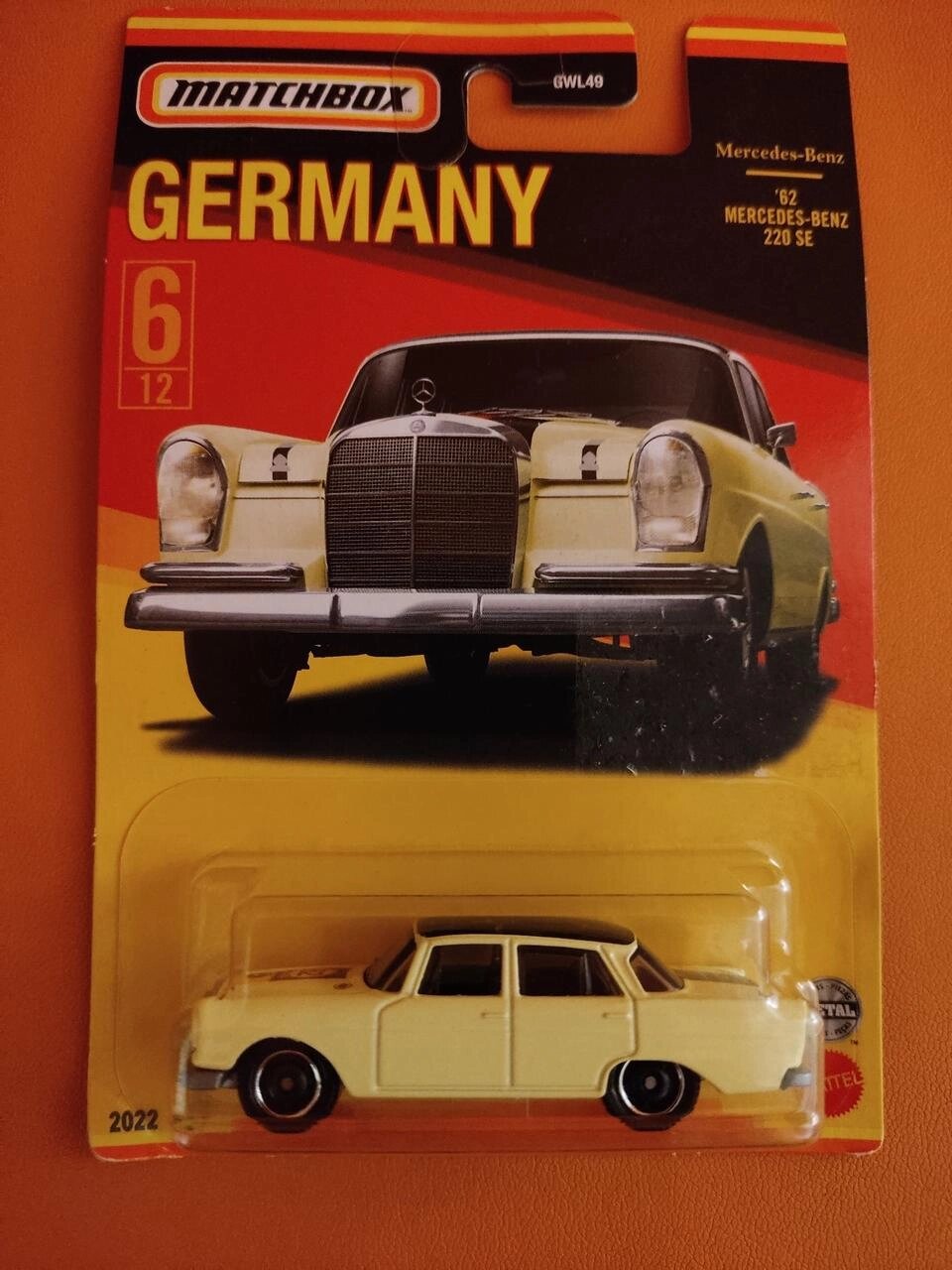 Машинка Matchbox Mercedes Benz 220 SE, матчбокс Мерседес Бенз Німеччина від компанії Компас - фото 1