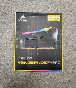 Оперативна пам'ять Corsair 64 GB (4x16GB) DDR4 3600 MHz Vengeance RGB