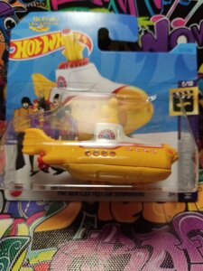 Підводний човен хот вилс beatles yellow submarine Hot wheels mainline