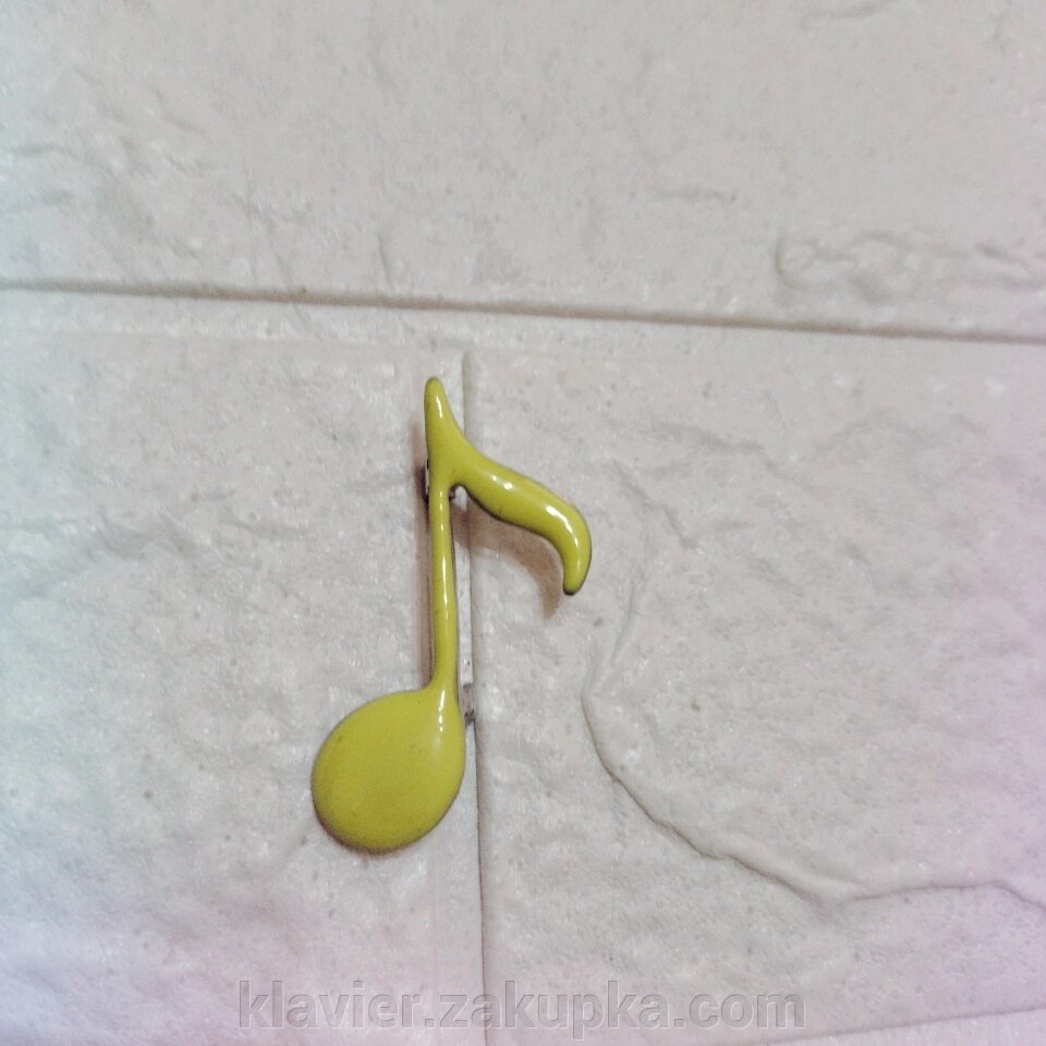 Брошка нота жовта метал 32х49мм від компанії Нотний магазин "Клавир" - фото 1