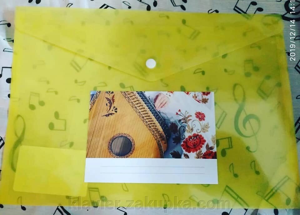 Папка на музичній кнопці A4 (гітара, скрипка, бандура від компанії Нотний магазин "Клавир" - фото 1